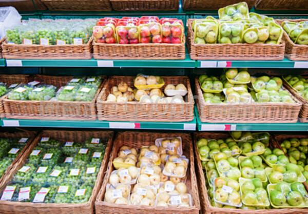 新鮮水果與蔬菜 超市貨架上的健康選擇